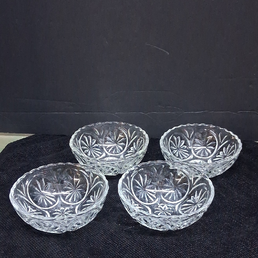 Anchor Hocking Starburst Medallion 4.5"  vintage 1960's berry bowls -‎ 4